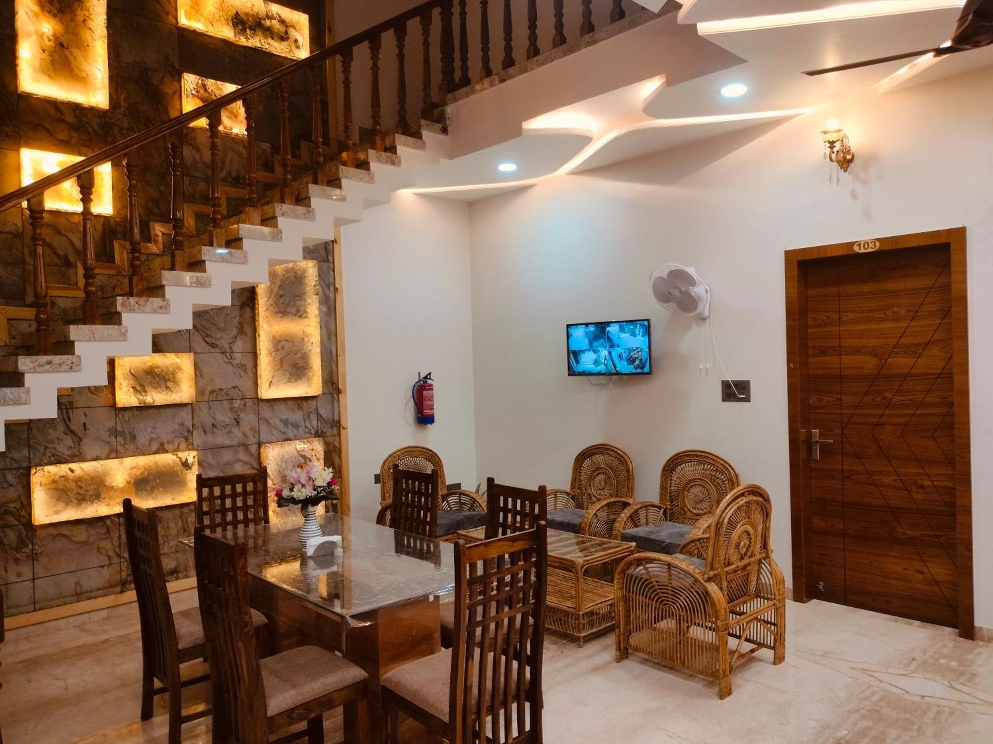 Amritam Palace A Luxury Ac Home Stay Ringas Екстериор снимка