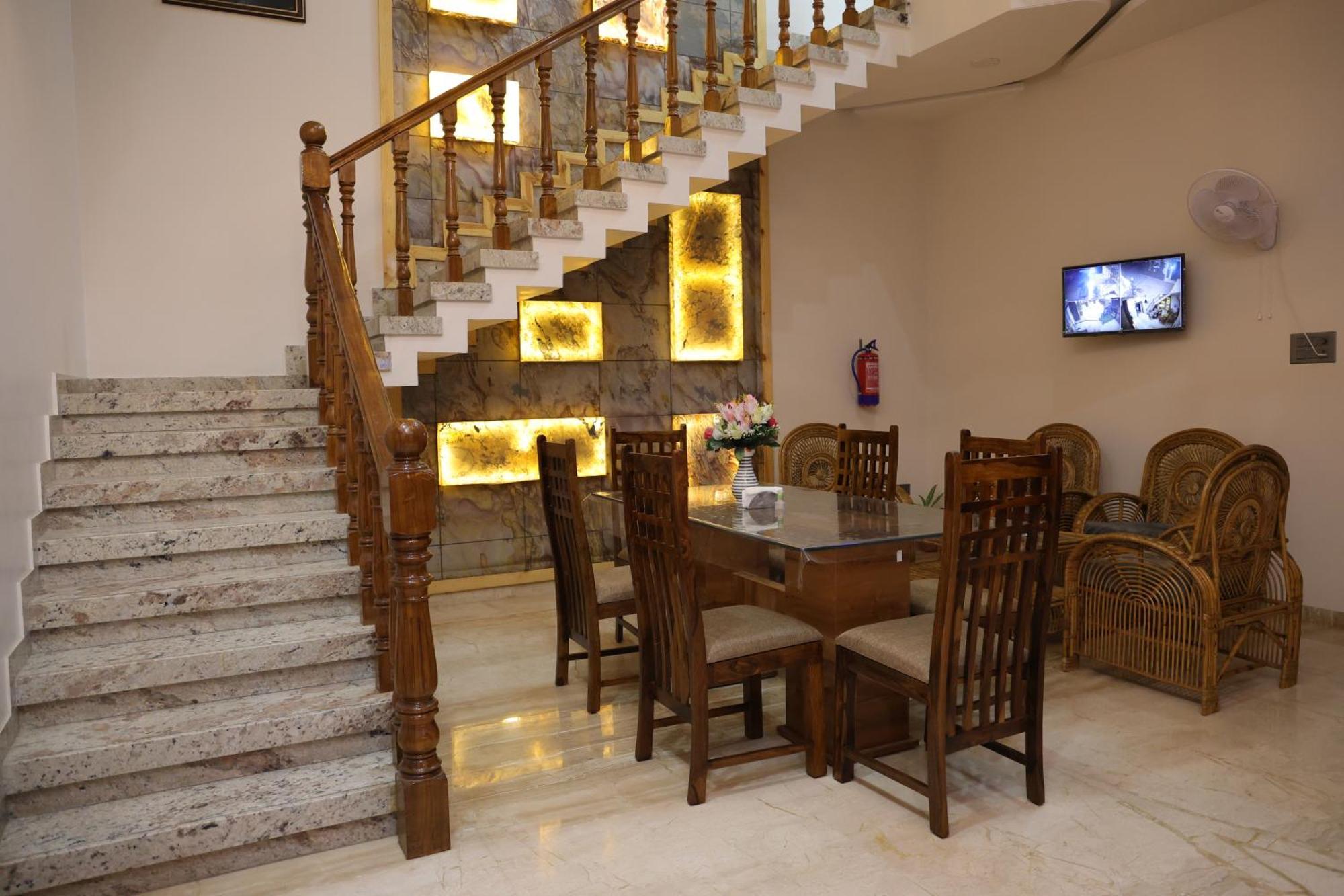 Amritam Palace A Luxury Ac Home Stay Ringas Екстериор снимка
