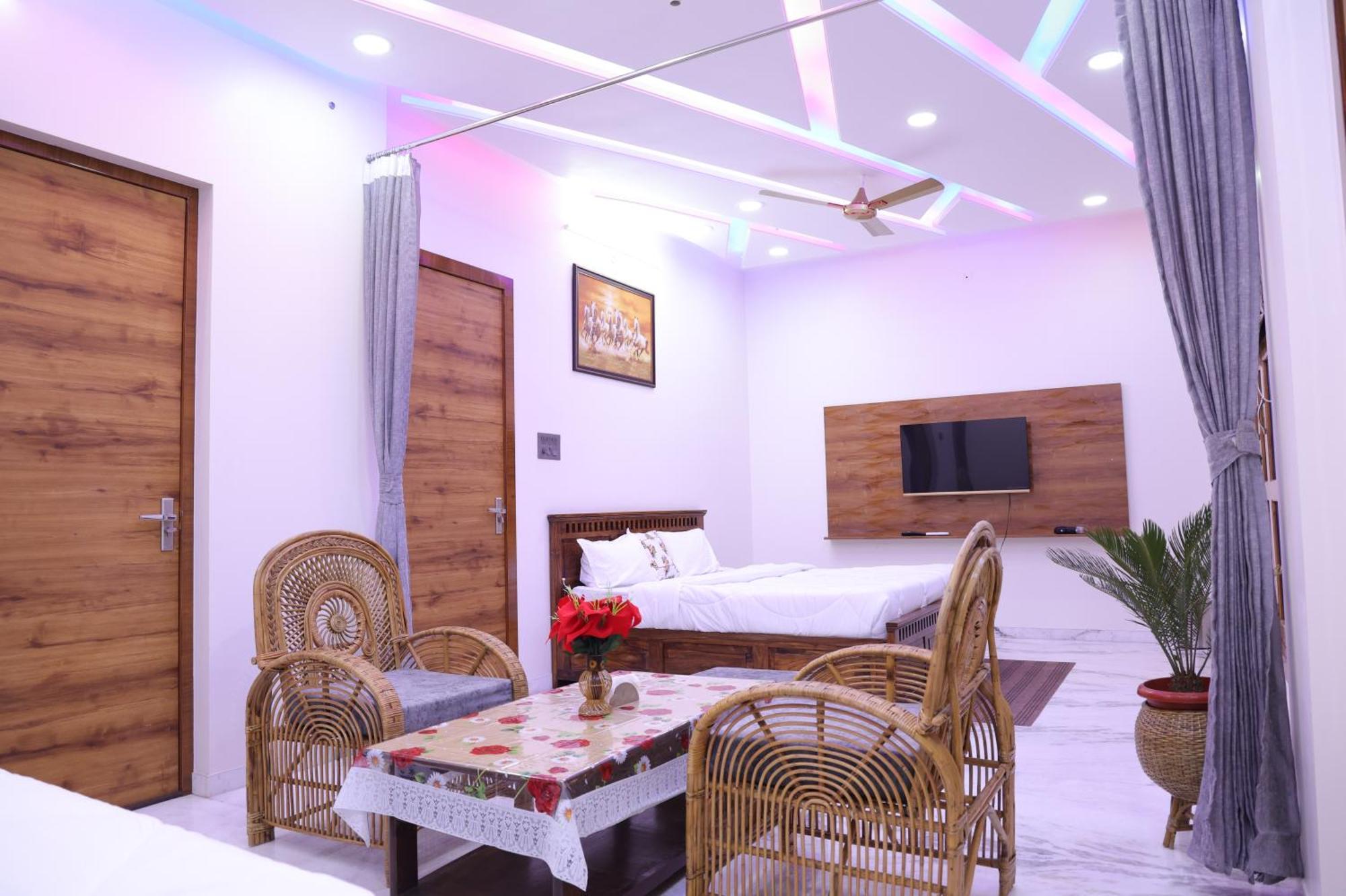 Amritam Palace A Luxury Ac Home Stay Ringas Екстериор снимка