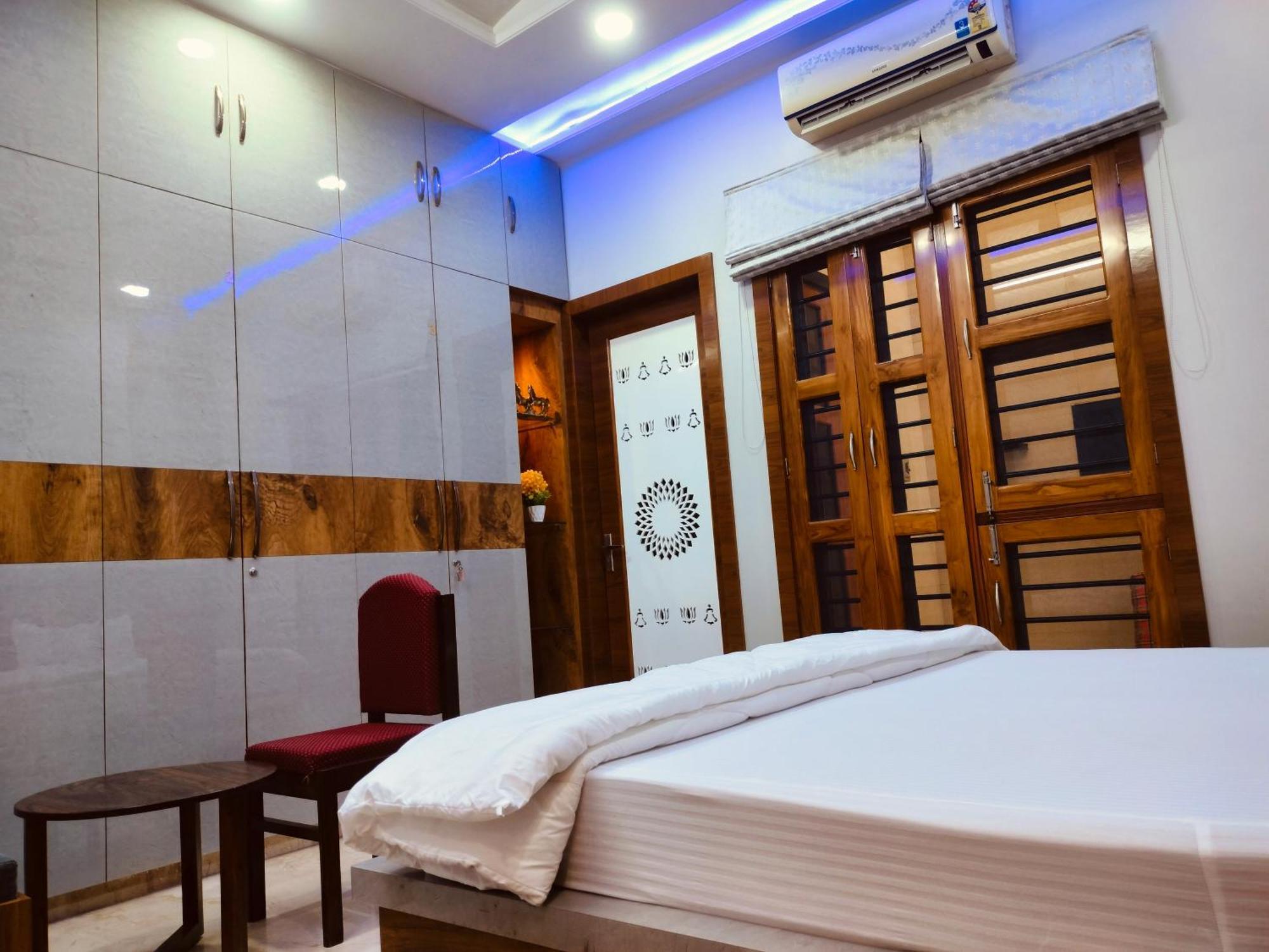 Amritam Palace A Luxury Ac Home Stay Ringas Екстериор снимка